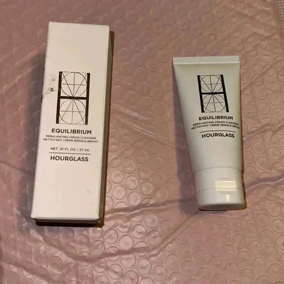 Hourglass Equilibrium Rebalancing Cream Cleanser - Picture 1 of 3